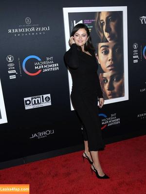 Selena Gomez photo #7214