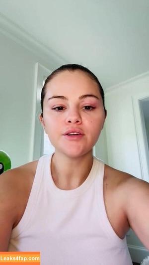 Selena Gomez photo #7369