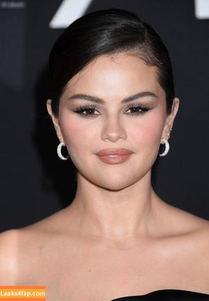 Selena Gomez photo #7432