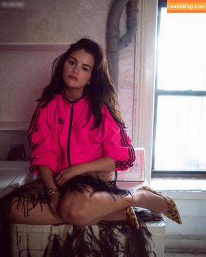 Selena Gomez photo #7533