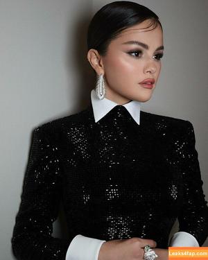 Selena Gomez photo #7570