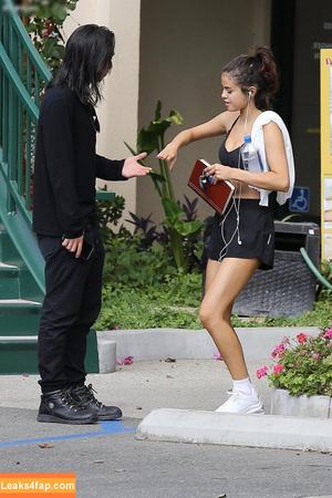 Selena Gomez photo #7604
