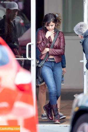Selena Gomez photo #7688