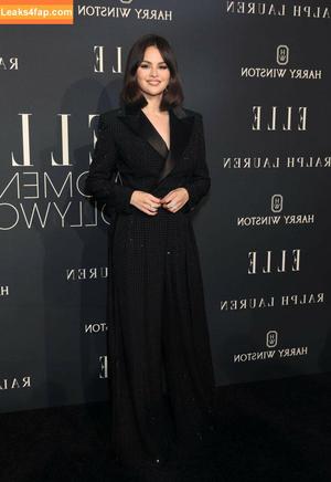 Selena Gomez photo #7728