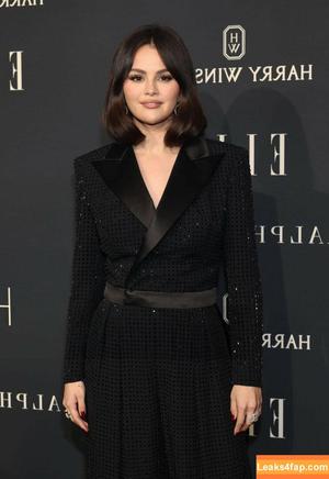 Selena Gomez photo #7729