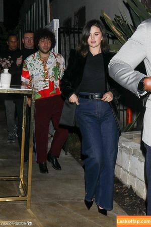 Selena Gomez photo #7741