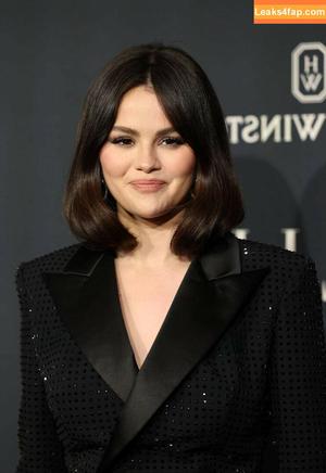 Selena Gomez photo #7758