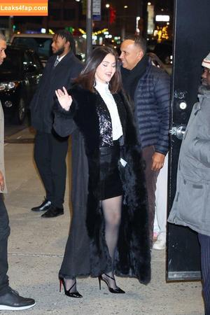 Selena Gomez photo #7866