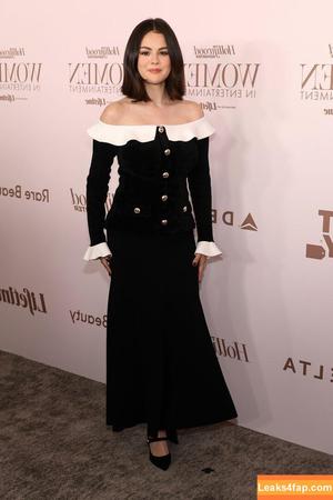 Selena Gomez photo #7887