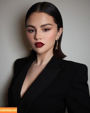 Selena Gomez photo #7993