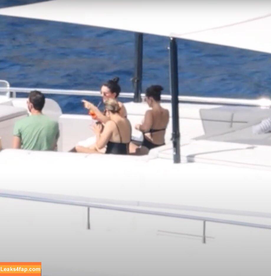 Selena Gomez / selena.gomez / selenagomez слитое фото фото #8081