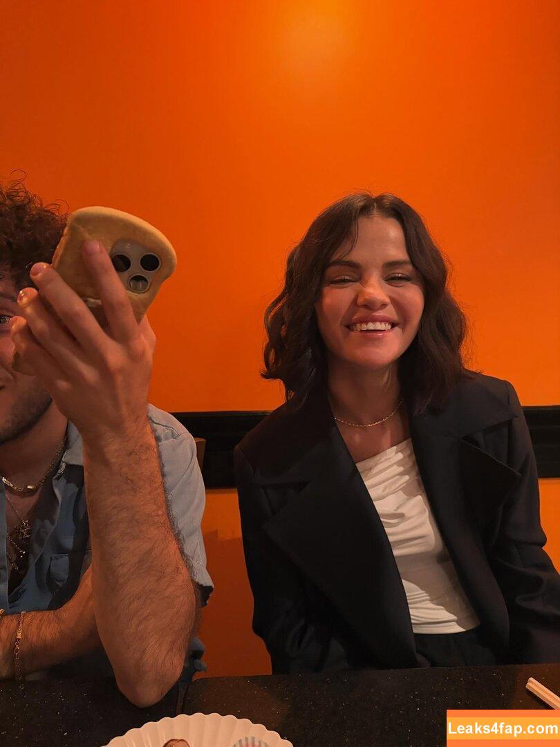 Selena Gomez / selena.gomez / selenagomez слитое фото фото #8756