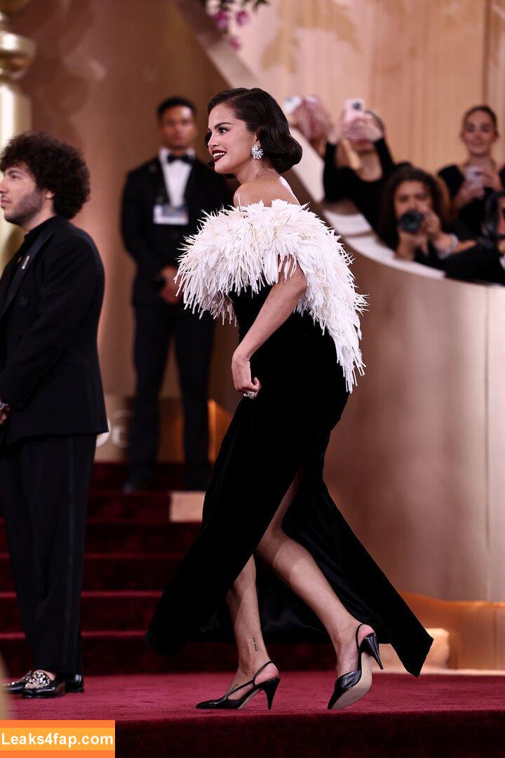 Selena Gomez / Selena / https: / selenagomez leaked photo photo #8790