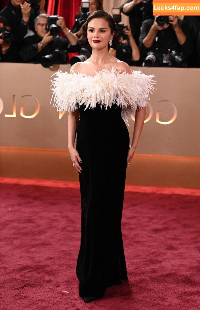 Selena Gomez / Selena / https: / selenagomez leaked photo photo #8791