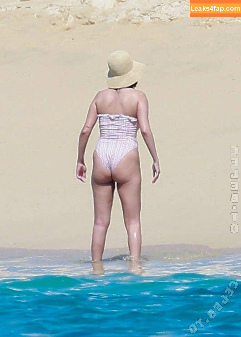 Selena Gomez / Selena / https: / selenagomez leaked photo photo #8829