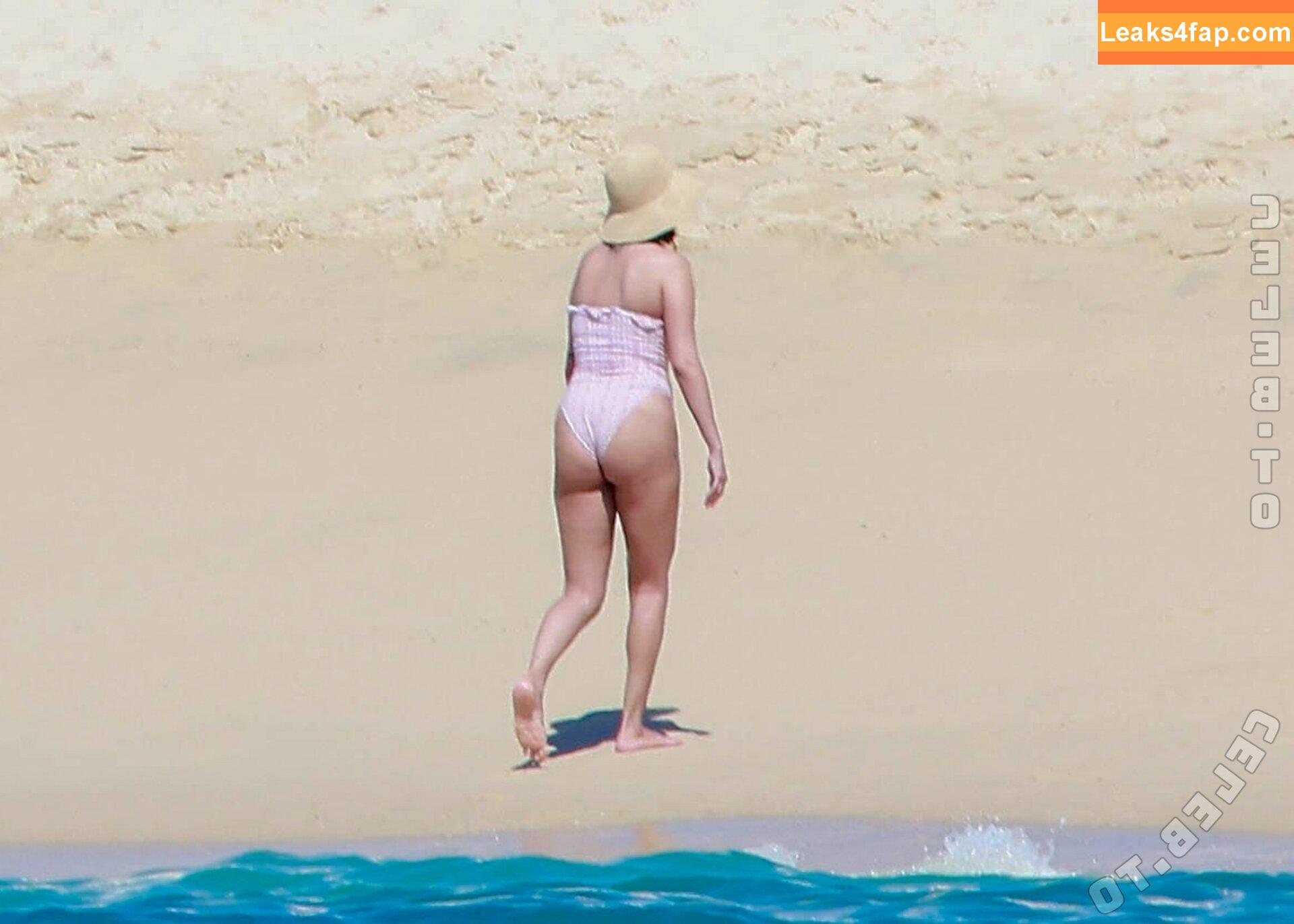 Selena Gomez / Selena / https: / selenagomez leaked photo photo #8831