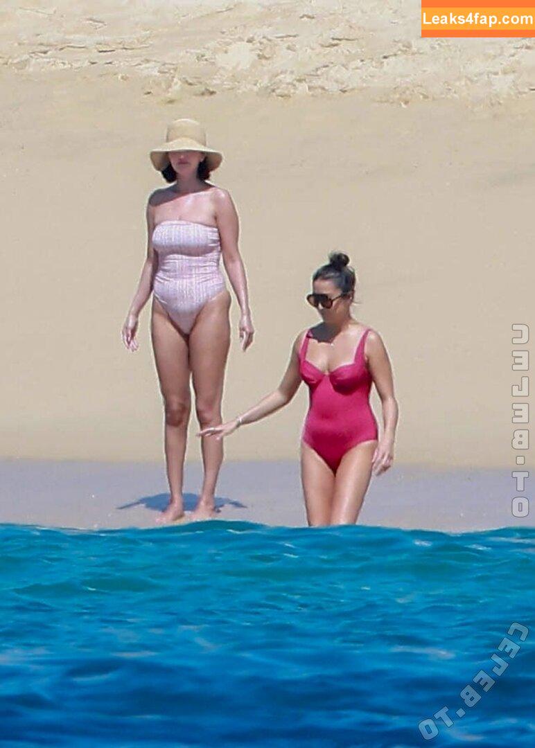 Selena Gomez / Selena / https: / selenagomez leaked photo photo #8833