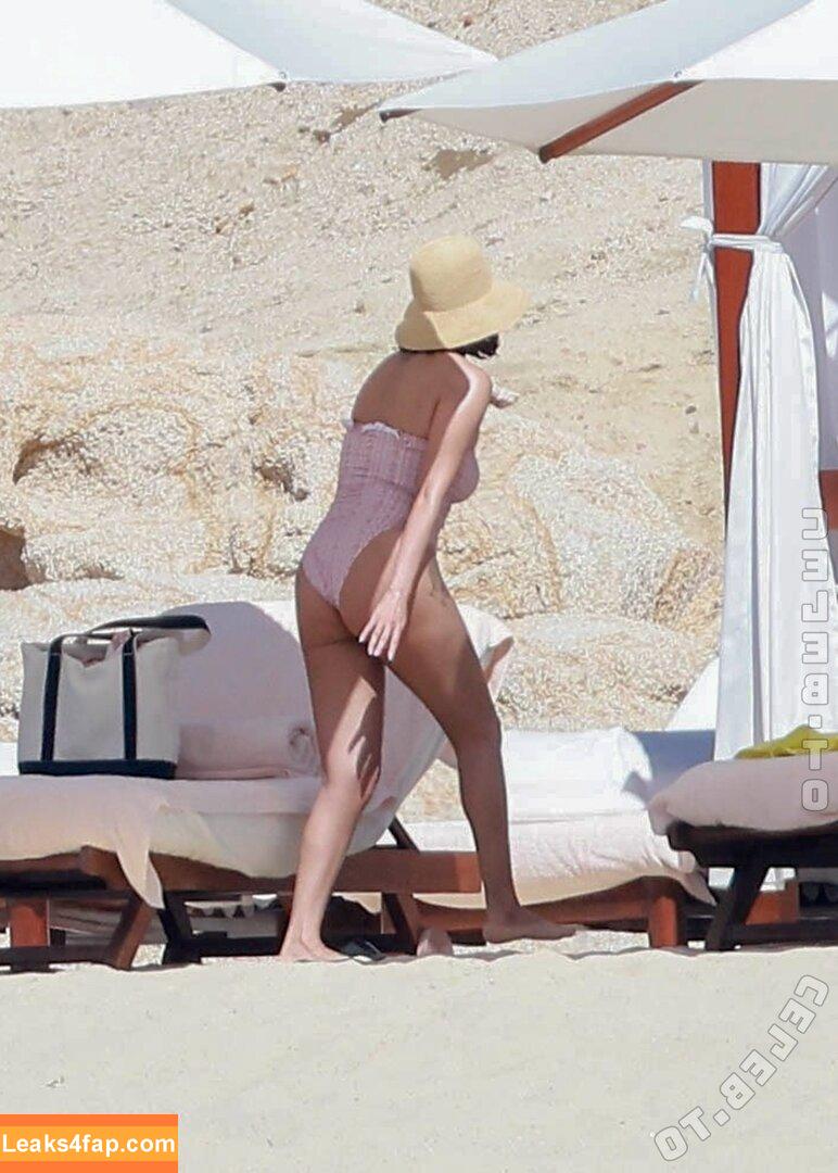 Selena Gomez / Selena / https: / selenagomez leaked photo photo #8835