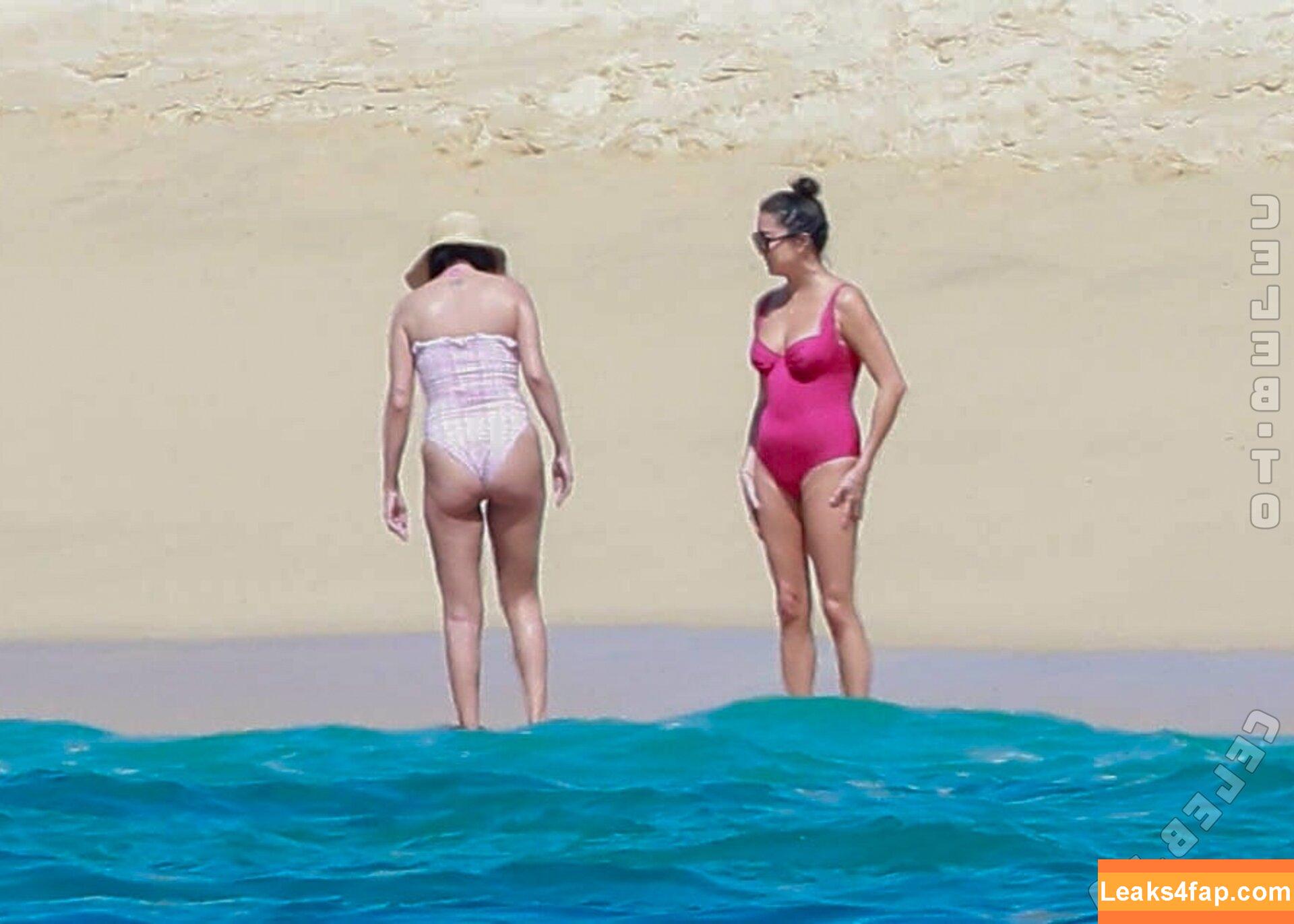 Selena Gomez / Selena / https: / selenagomez leaked photo photo #8838