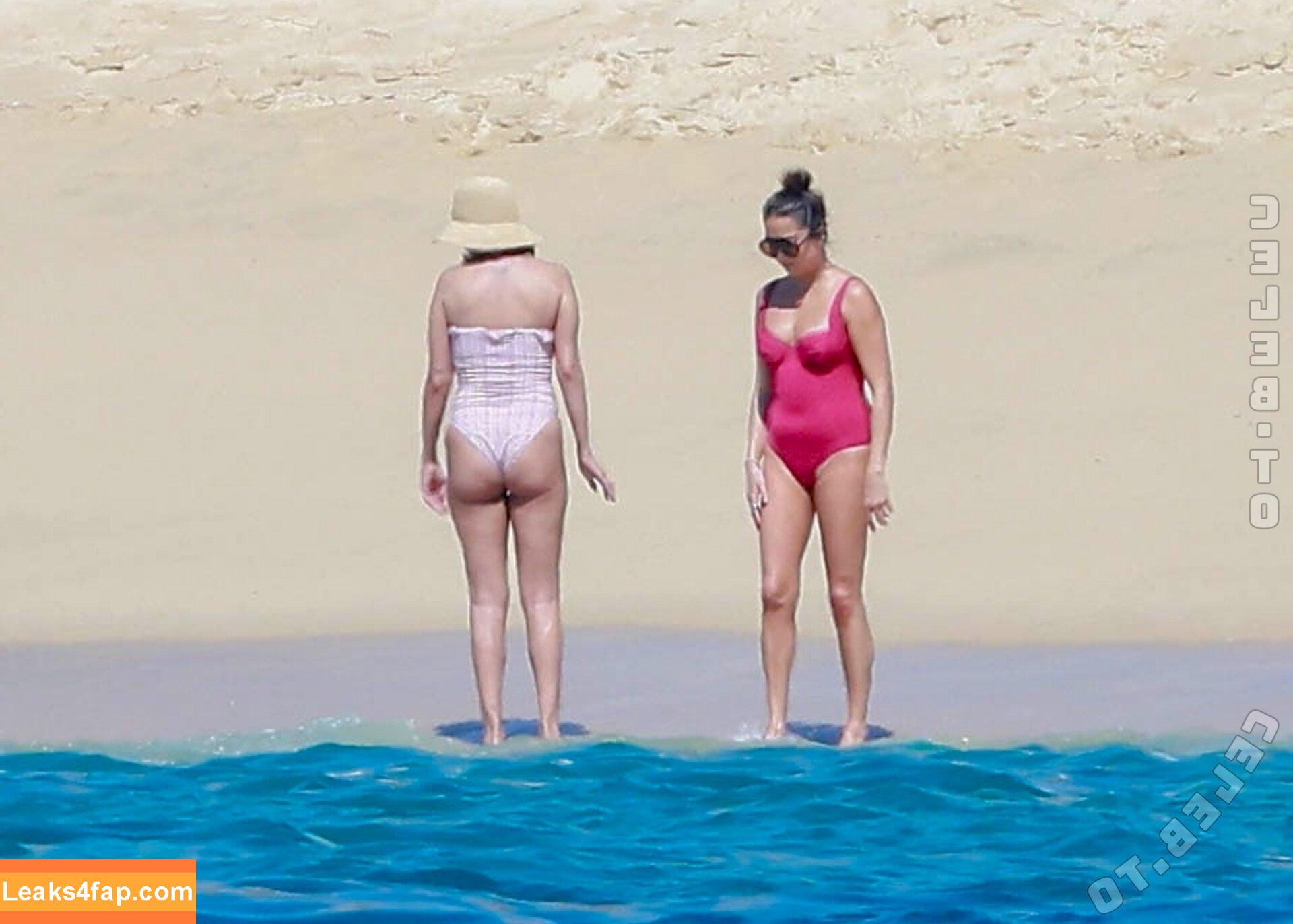 Selena Gomez / Selena / https: / selenagomez leaked photo photo #8839