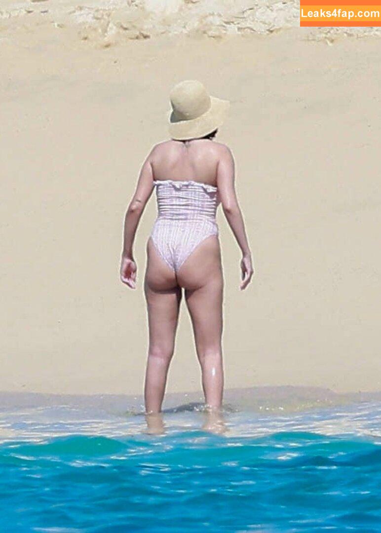 Selena Gomez / Selena / https: / selenagomez leaked photo photo #8842