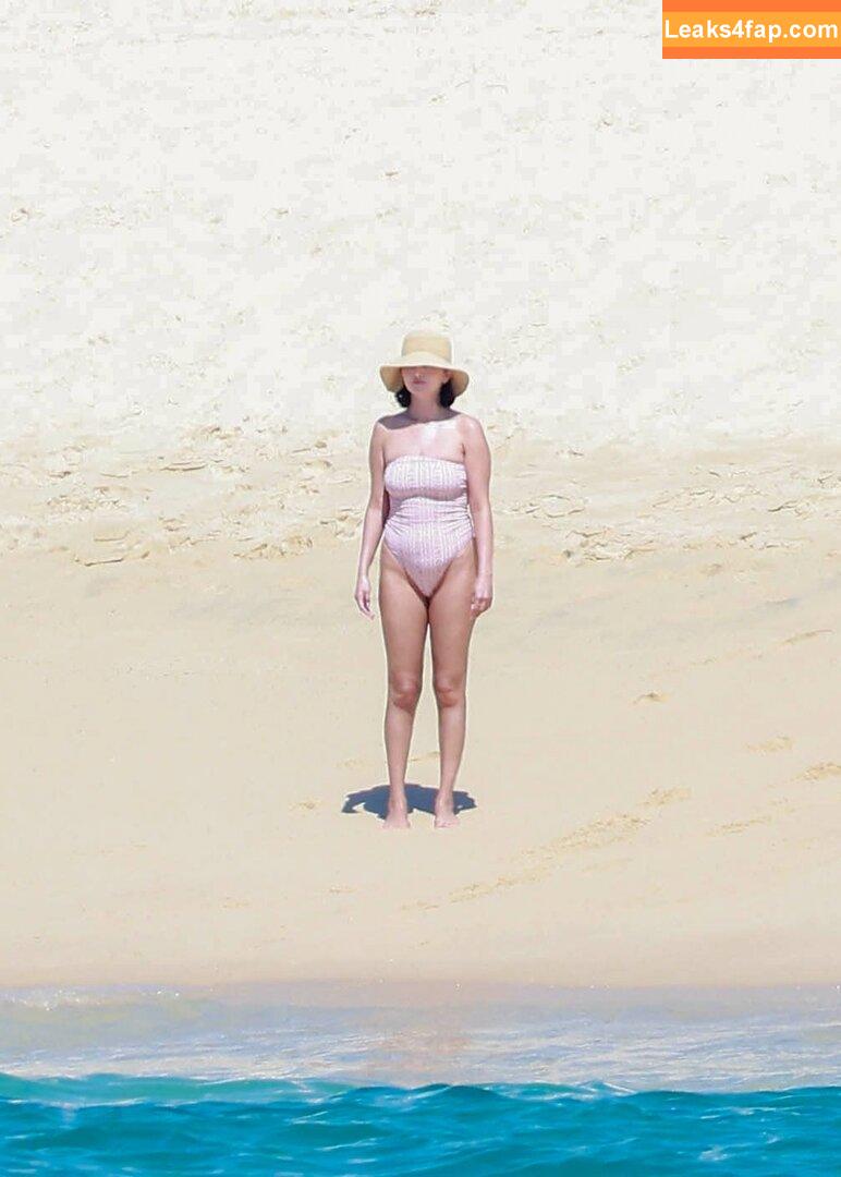 Selena Gomez / Selena / https: / selenagomez leaked photo photo #8851