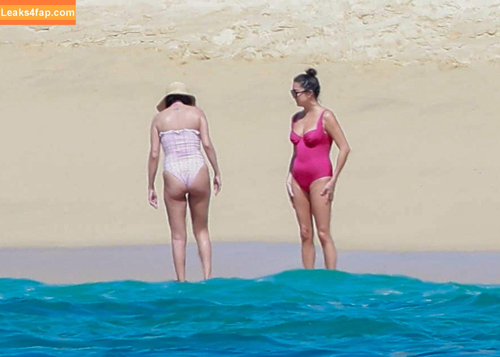 Selena Gomez / Selena / https: / selenagomez leaked photo photo #8855