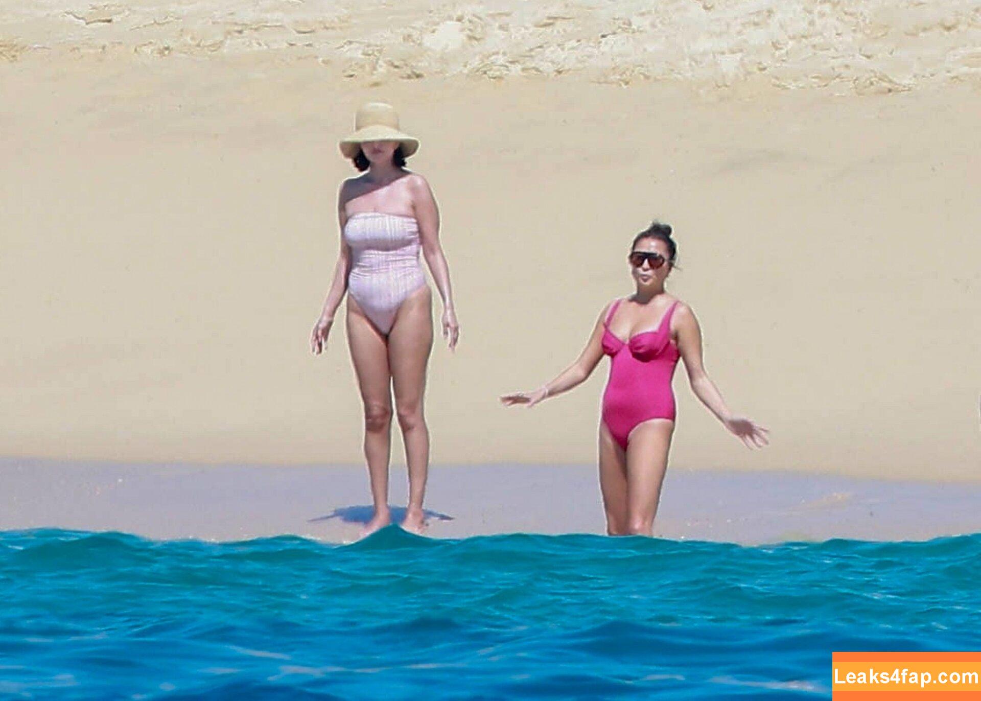 Selena Gomez / Selena / https: / selenagomez leaked photo photo #8862