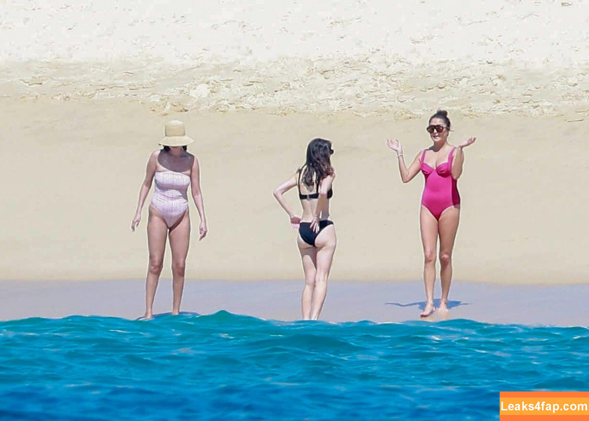 Selena Gomez / Selena / https: / selenagomez leaked photo photo #8864