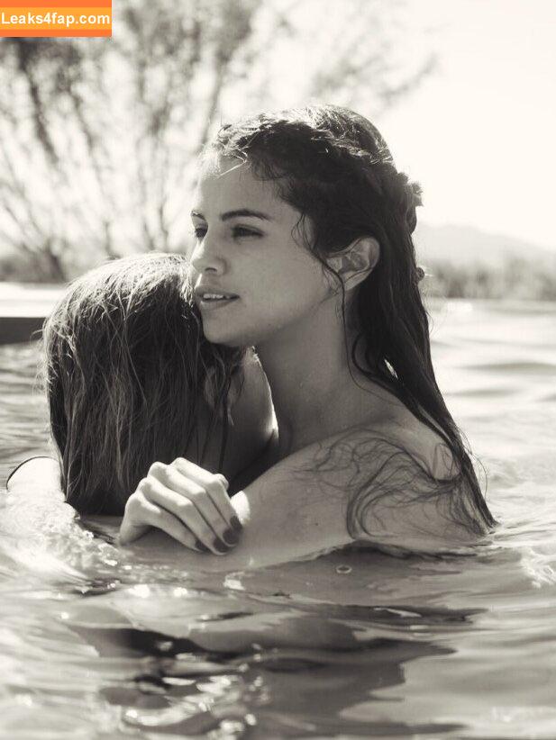 Selena Gomez / Selena / https: / selena.gomez / selenagomez leaked photo photo #8866