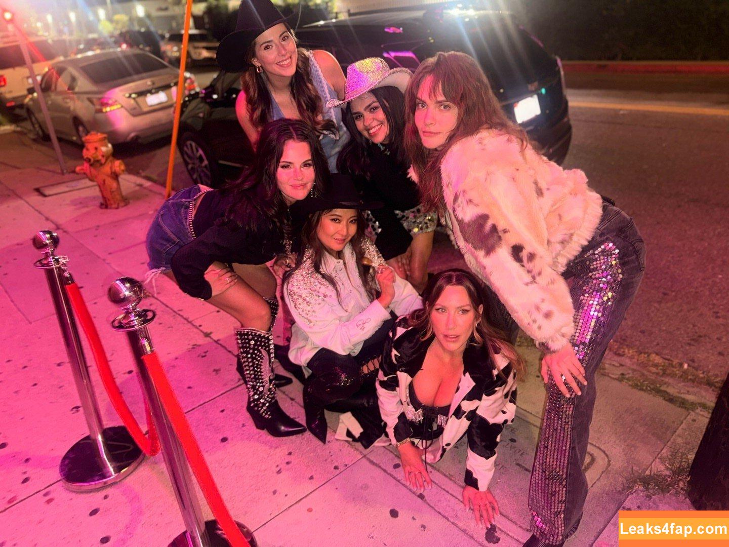 Selena Gomez / Selena / https: / selena.gomez / selenagomez leaked photo photo #8872