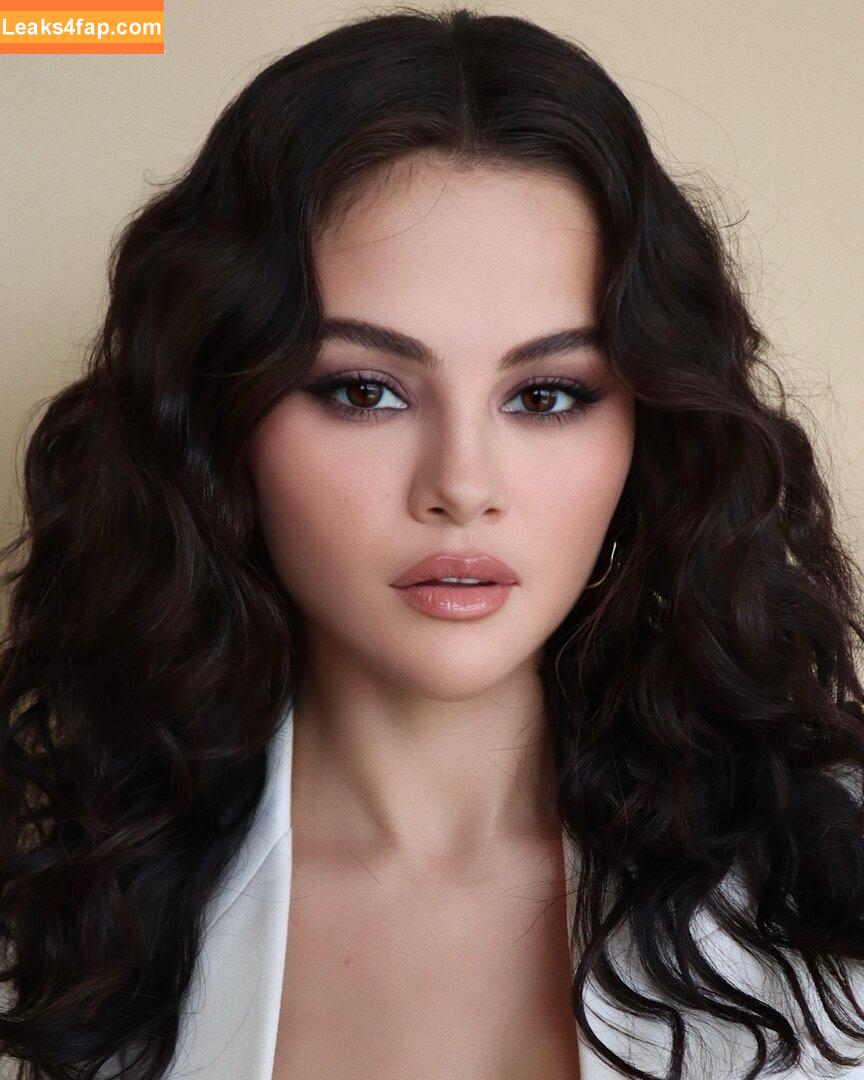 Selena Gomez / Selena / https: / selena.gomez / selenagomez leaked photo photo #8911