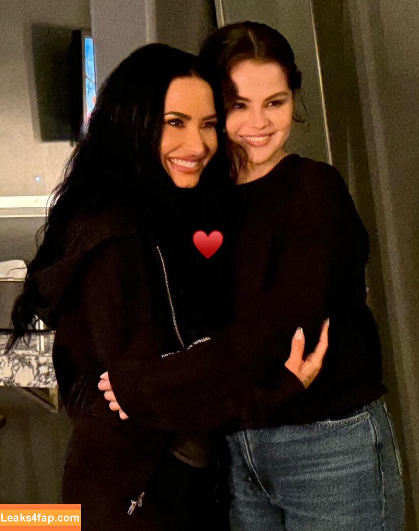 Selena Gomez / Selena / https: / selena.gomez / selenagomez leaked photo photo #8915