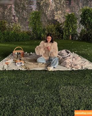 Selena Gomez photo #8037