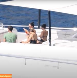 Selena Gomez photo #8081