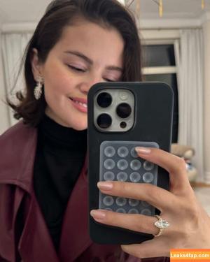 Selena Gomez photo #8094