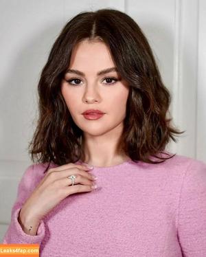 Selena Gomez photo #8150