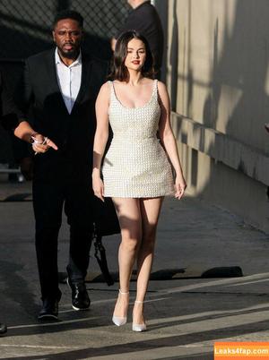 Selena Gomez photo #8205