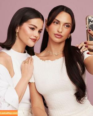 Selena Gomez photo #8231