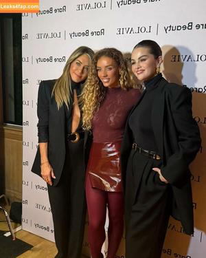 Selena Gomez photo #8254