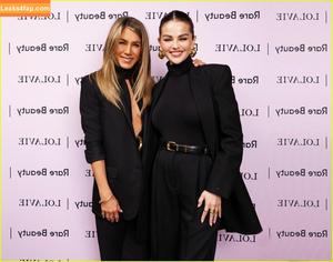 Selena Gomez photo #8258