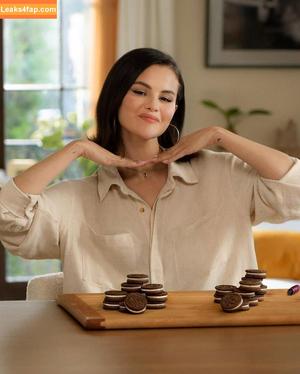 Selena Gomez photo #8617