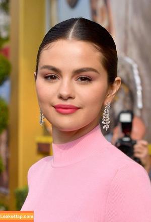 Selena Gomez photo #8691