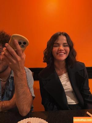 Selena Gomez photo #8756