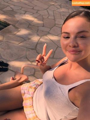 Selena Gomez photo #8780