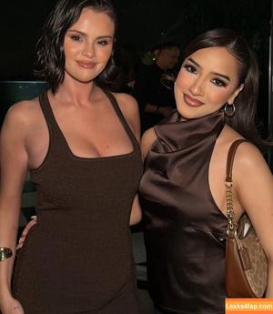 Selena Gomez photo #8802