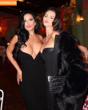 Selena Gomez photo #8812