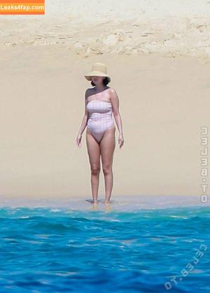 Selena Gomez photo #8828