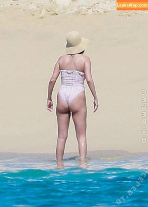 Selena Gomez photo #8829