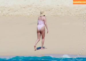 Selena Gomez photo #8831